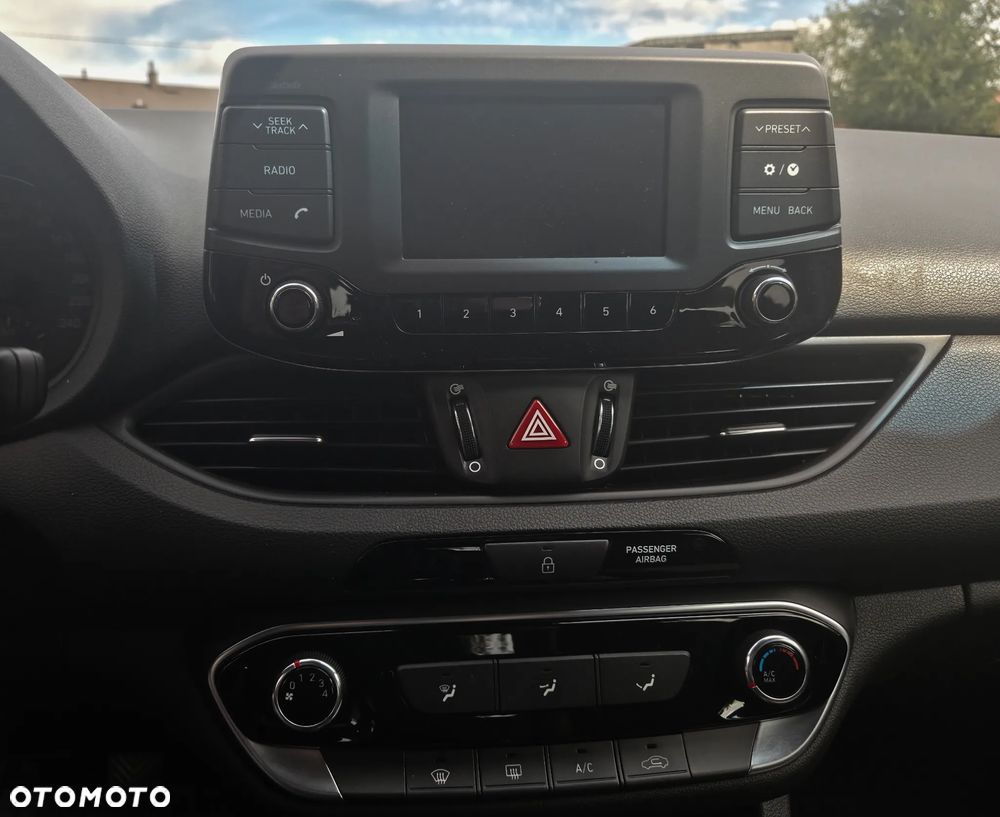 Hyundai i30 1.4 Classic + - 8