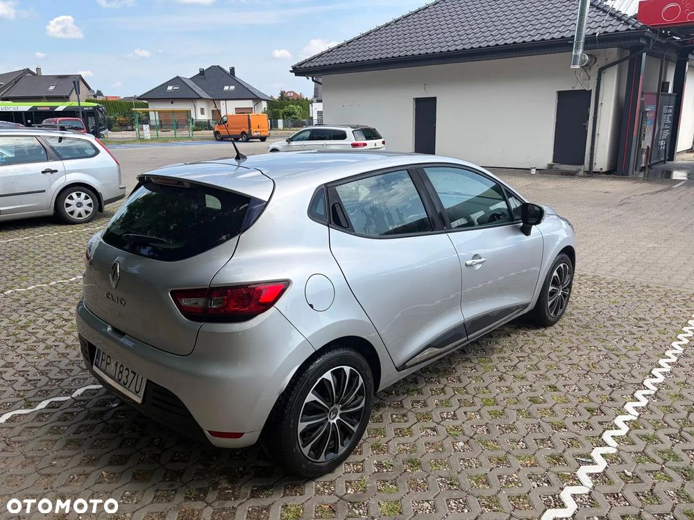 Renault Clio - 11