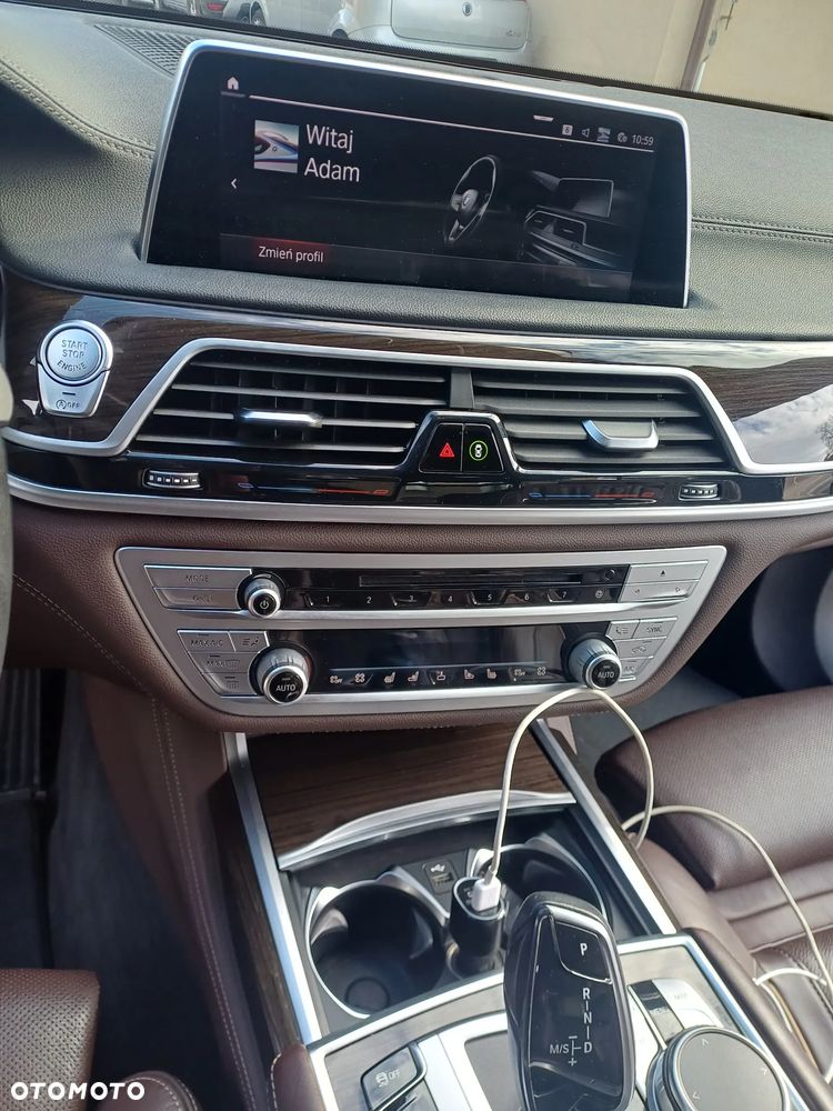 BMW Seria 7 750i xDrive - 6