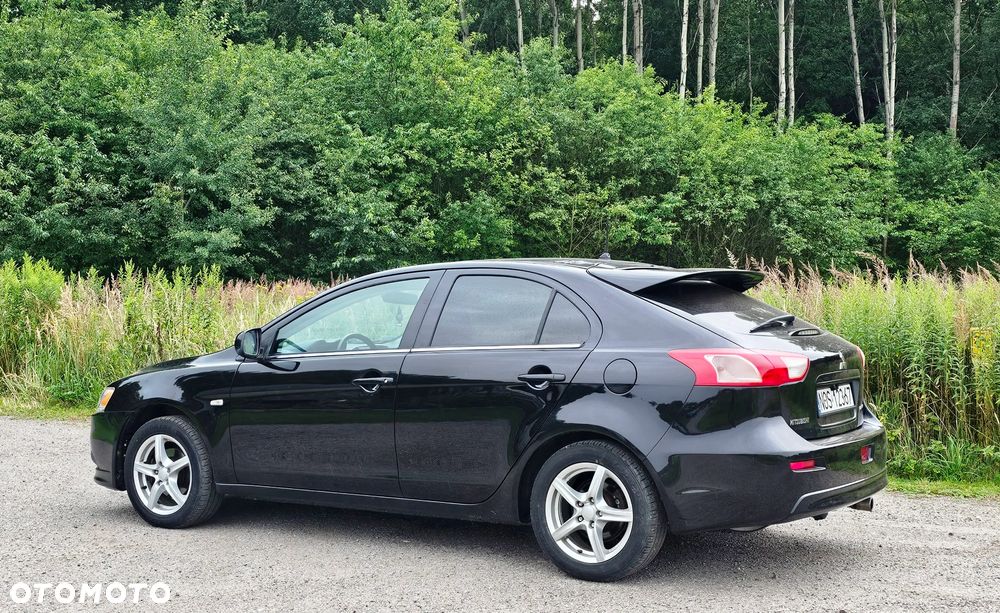 Mitsubishi Lancer - 8