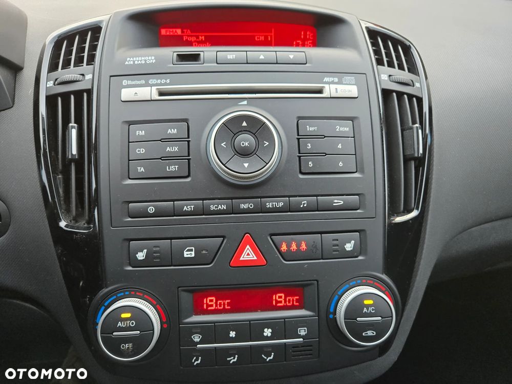 Kia Ceed Cee'd 1.6 Crdi Comfort + - 13