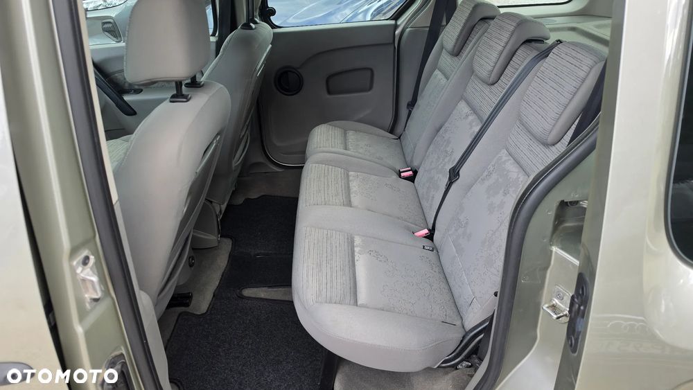 Renault Kangoo 1.6 16V Privilege - 26