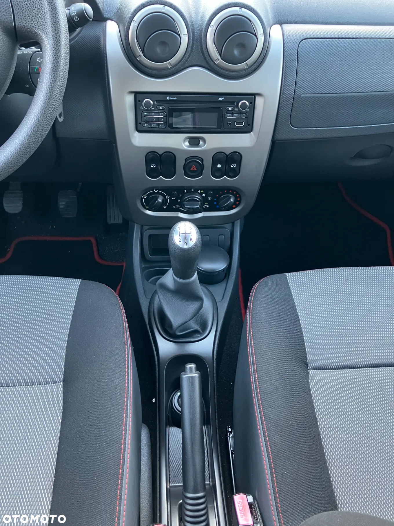 Dacia Duster 1.6 Laureate - 4