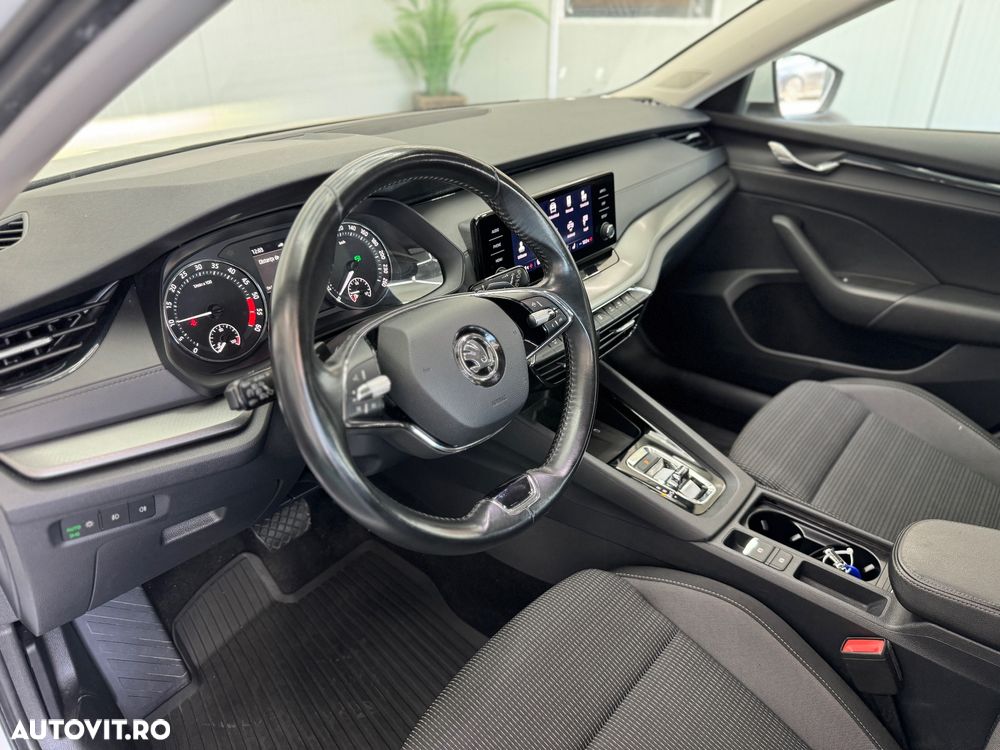 Skoda Octavia Combi 2.0 TDI DSG Ambition - 8