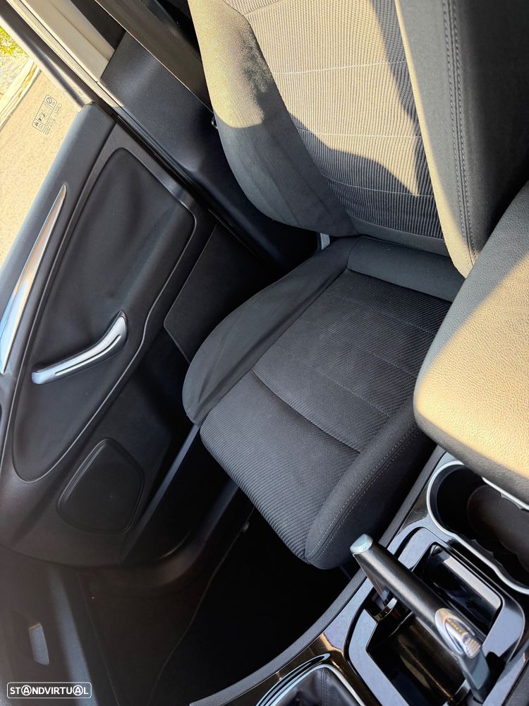 Ford S-Max 2.0 TDCi Titanium 7L - 17