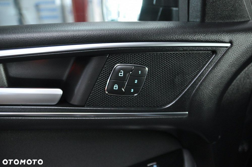Ford S-Max 2.0 EcoBlue Titanium - 12
