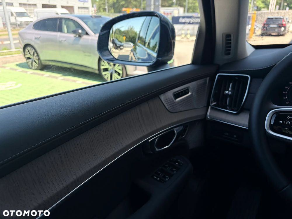 Volvo XC 90 T8 AWD Plug-In Hybrid Plus Bright 7os - 11