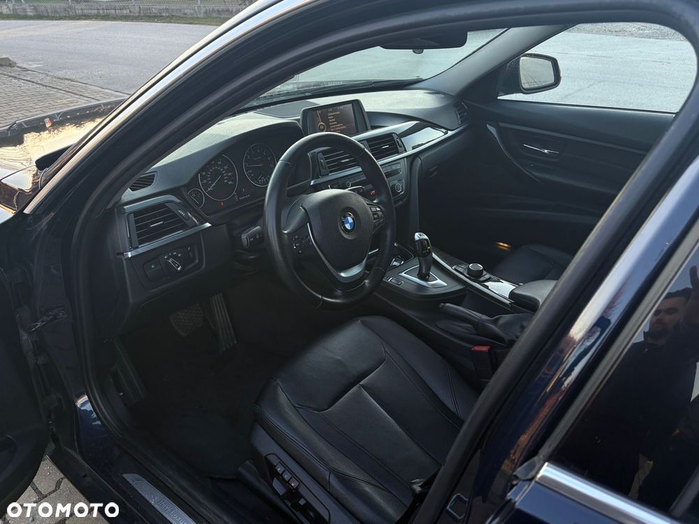 BMW Seria 3 328i Luxury Line - 9