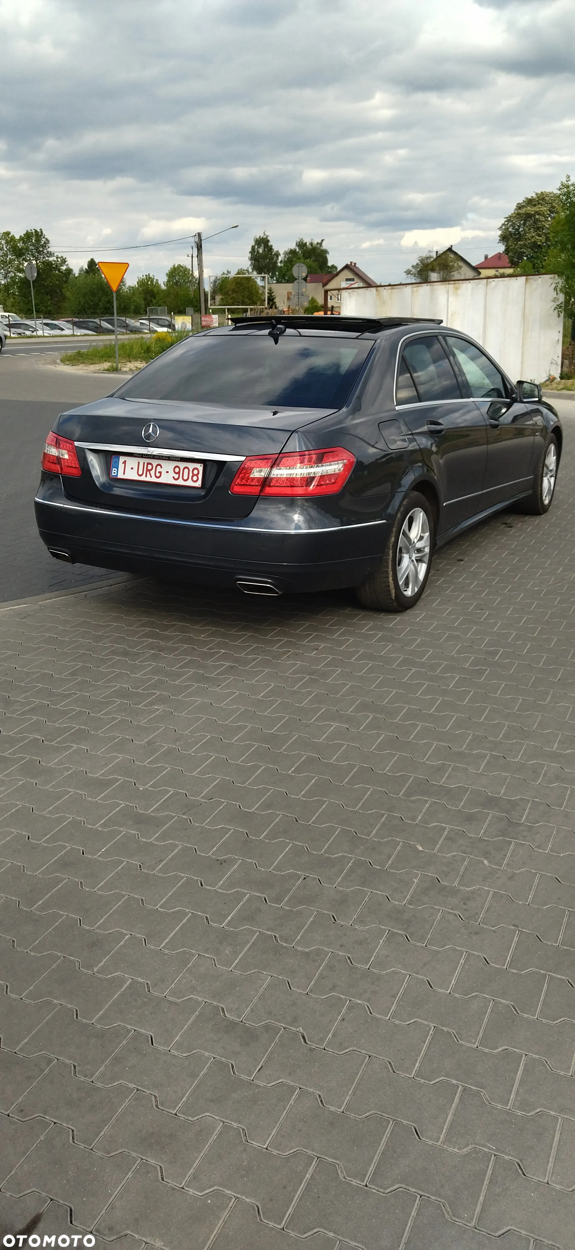 Mercedes-Benz Klasa E 200 CDI BlueEff Avantgarde - 24