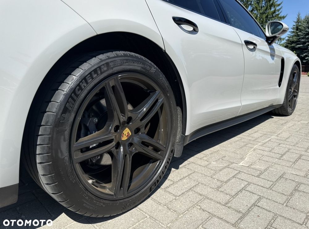 Porsche Panamera 4 - 7