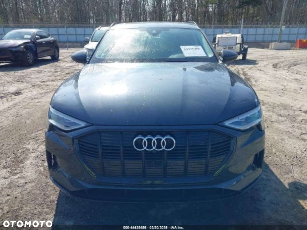 Audi e-tron - 7