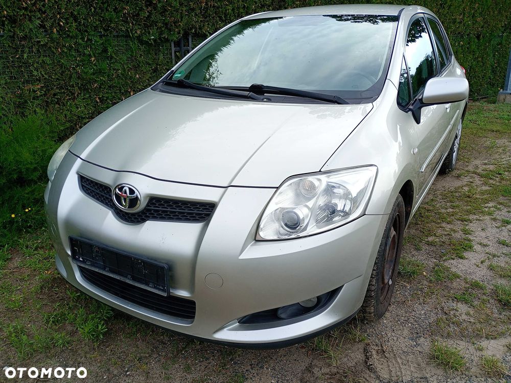 Toyota Auris - 1