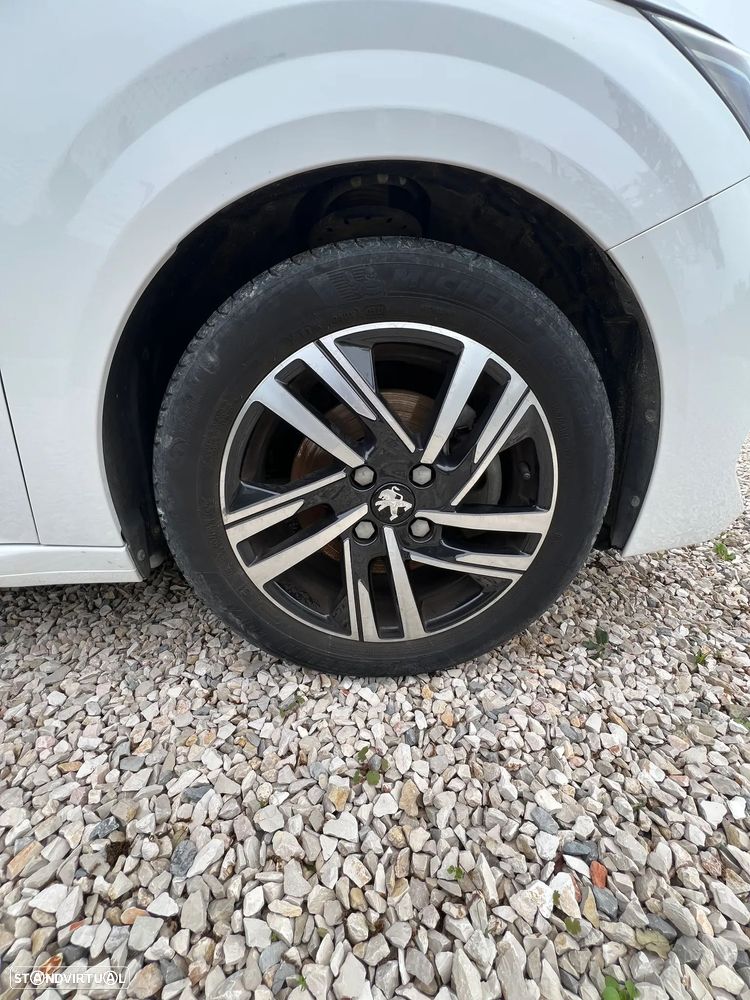 Peugeot 208 1.2 PureTech Allure EAT8 - 7