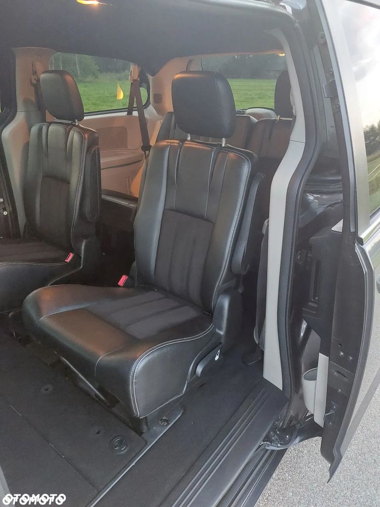 Dodge Grand Caravan - 18