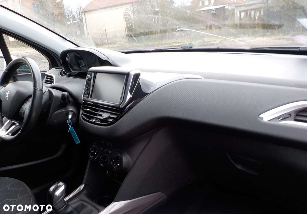 Peugeot 2008 1.2 Pure Tech GPF Style - 18