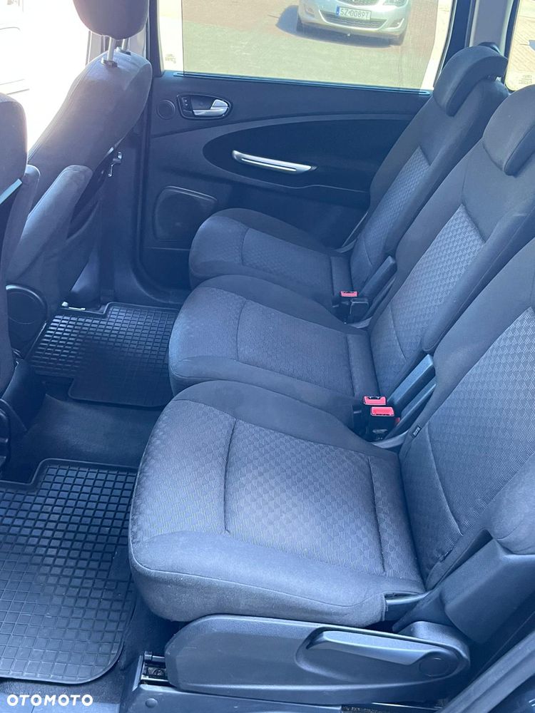 Ford Galaxy 2.0 TDCi Ghia - 24