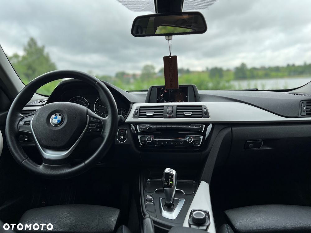 BMW Seria 3 320d xDrive Advantage sport - 11