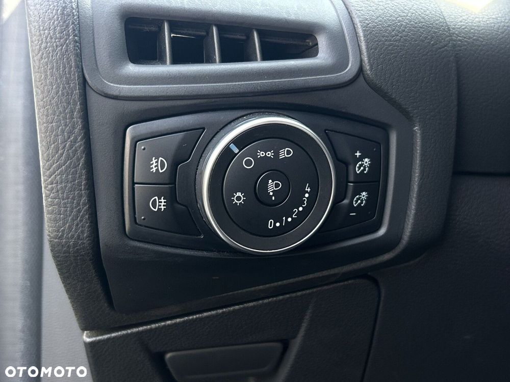 Ford Focus 1.6 Gold X - 18