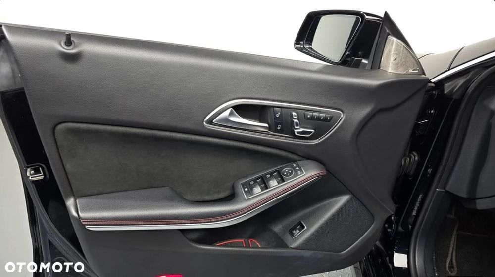 Mercedes-Benz CLA - 11