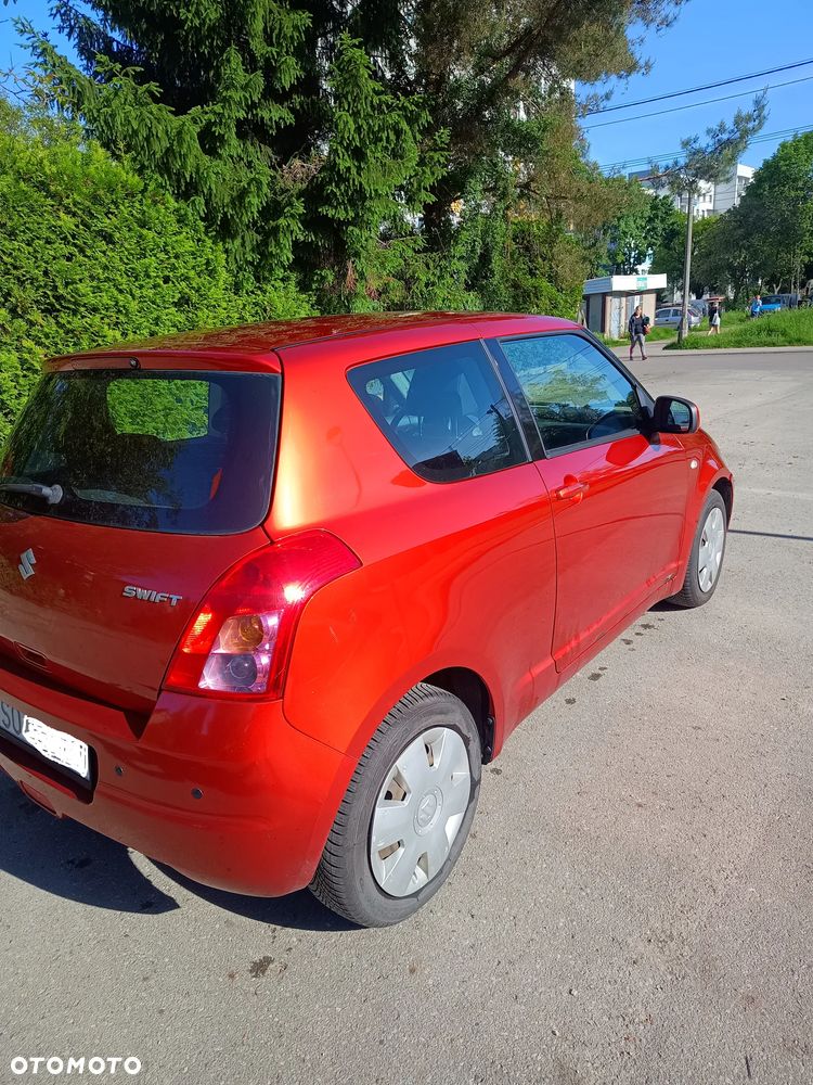 Suzuki Swift 1.3 Club - 2