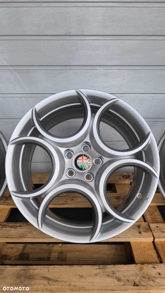Felgi aluminiowe Alfa Romeo Giulia 18" 5x110 8J 9J Nowe (OL649F) - 4