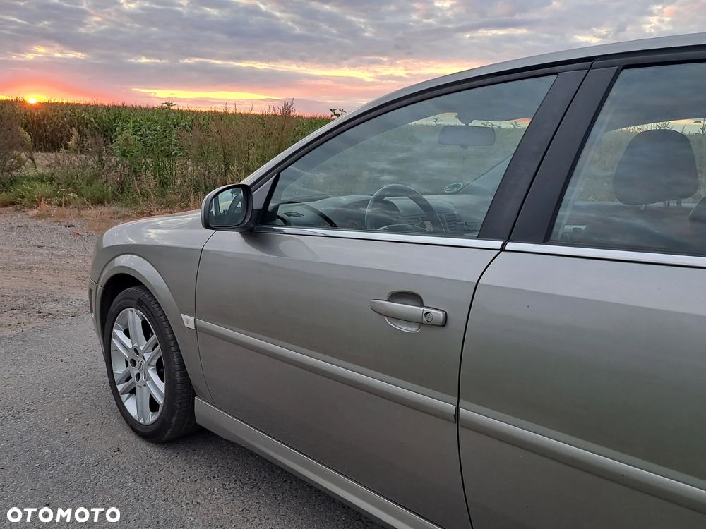 Opel Vectra 3.2 Sport - 25