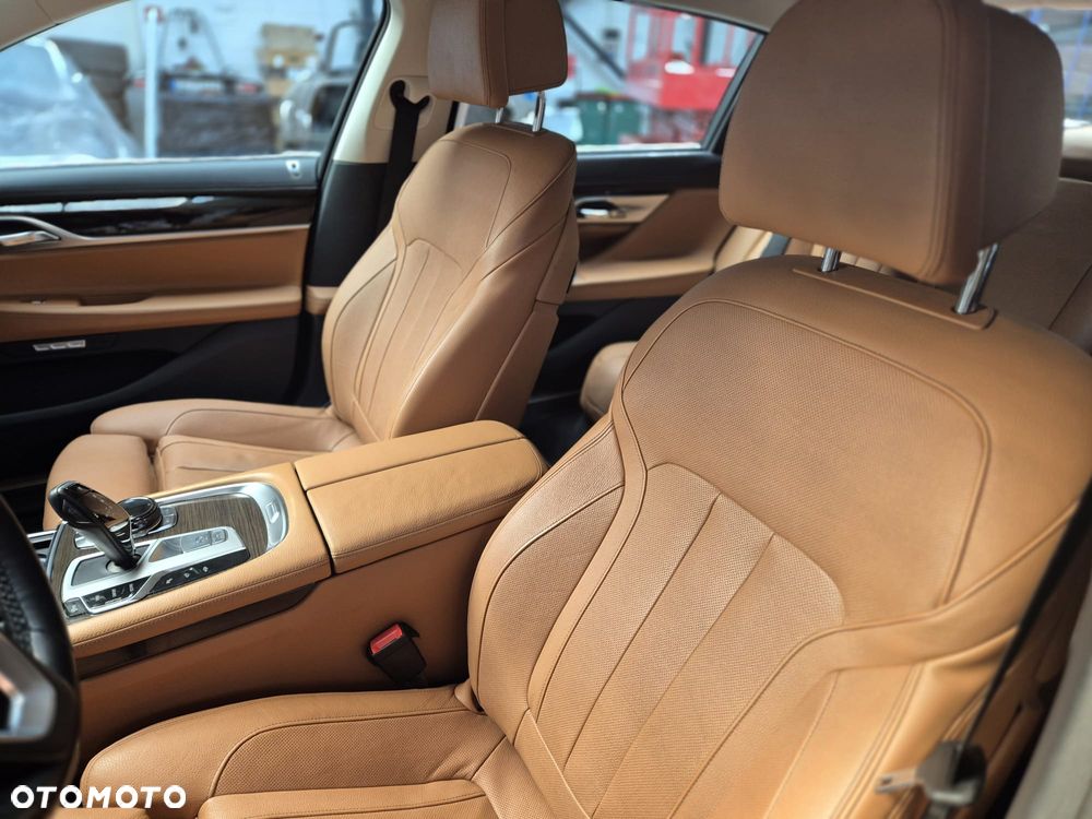 BMW Seria 7 - 19