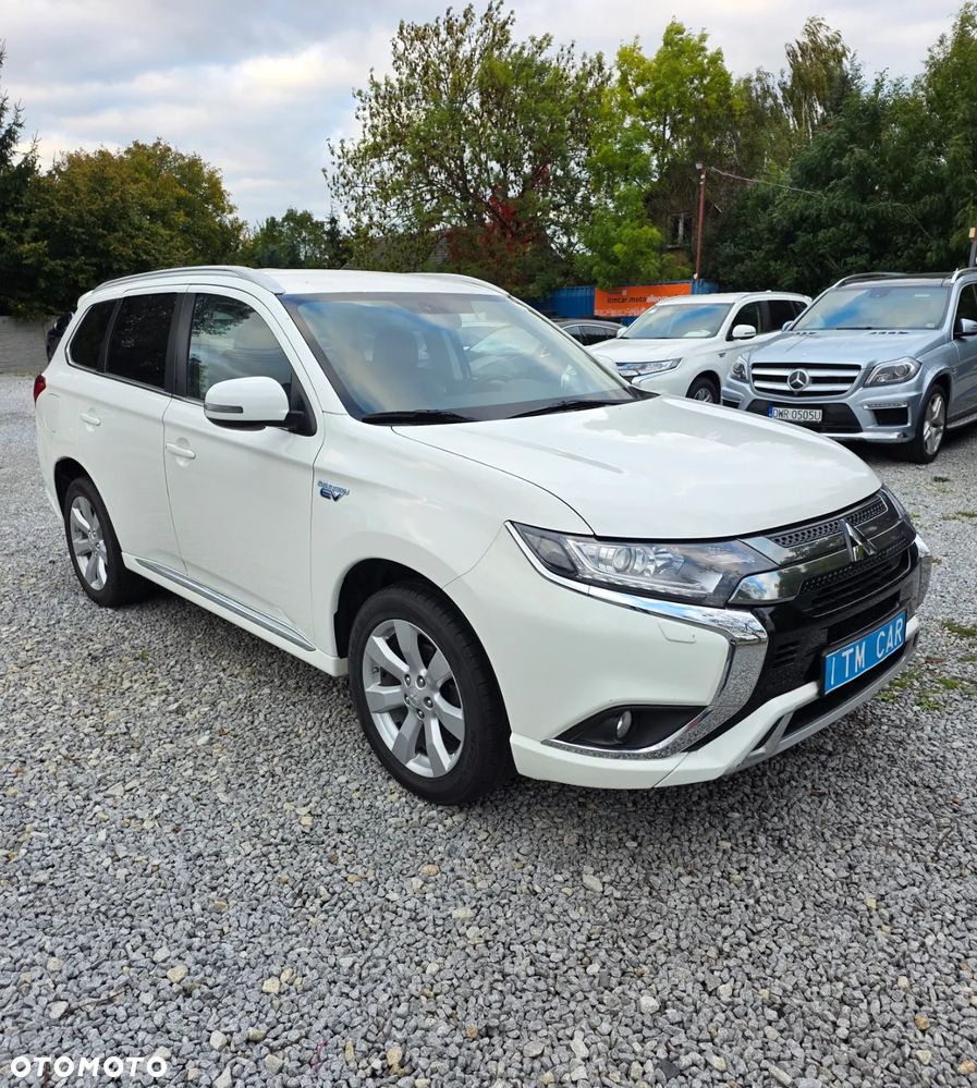 Mitsubishi Outlander 2.4 4WD Plug-In Hybrid Diamant - 11
