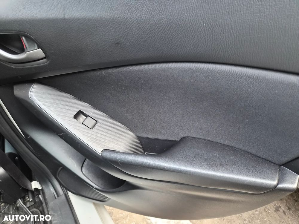 Mazda 3 SKYACTIV-G 120 Center-Line - 12