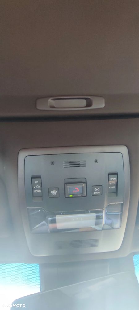 Lexus ES 300h Omotenashi - 18