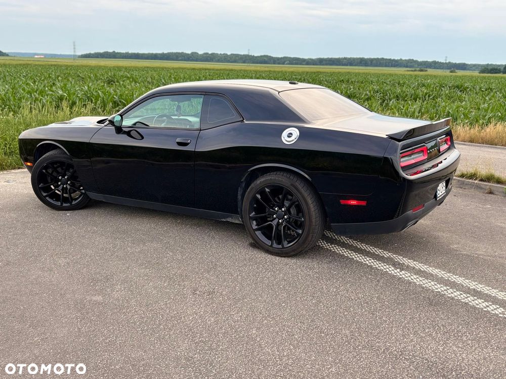Dodge Challenger - 16