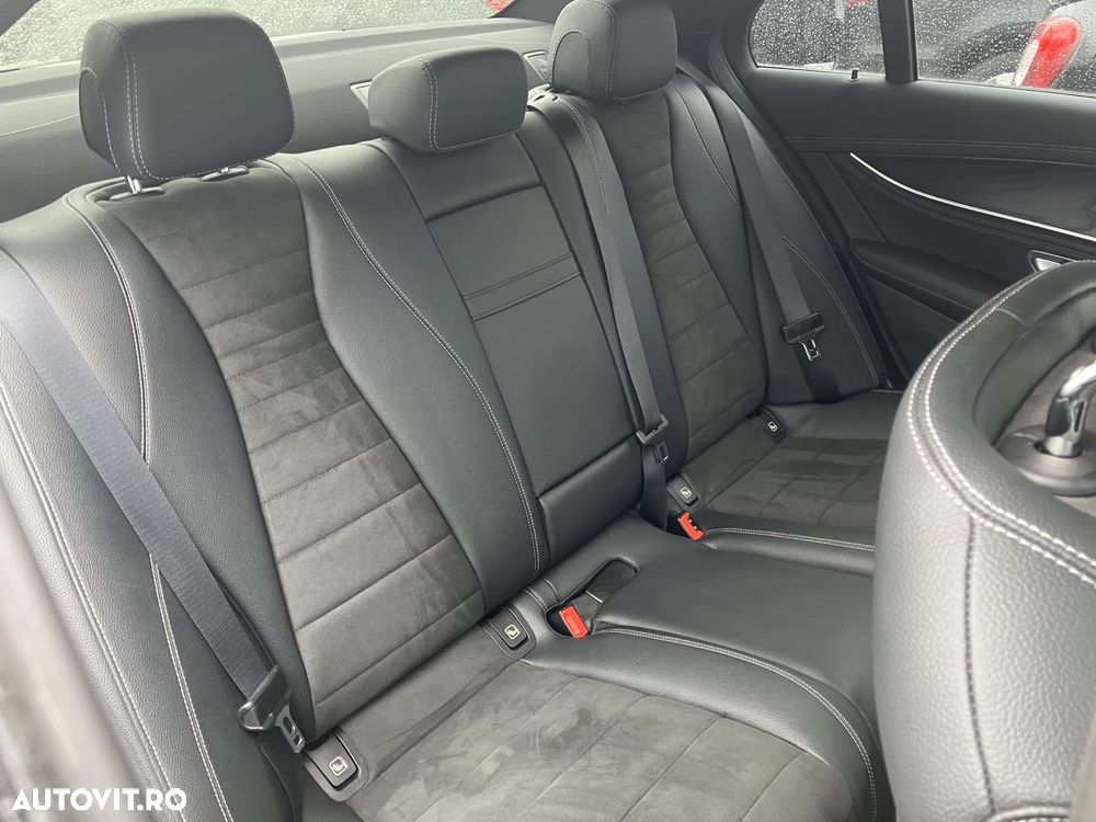 Mercedes-Benz E 300 de 4Matic 9G-TRONIC AMG Line - 7