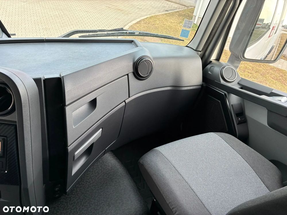 Renault T480 Sleeper Cab - 17