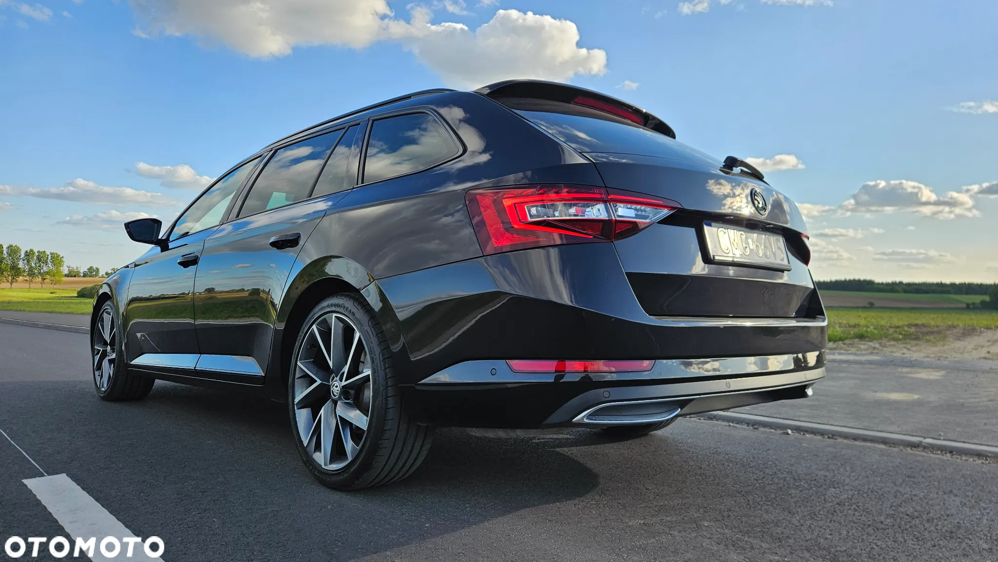 Skoda Superb 2.0 TDI Sportline DSG - 11