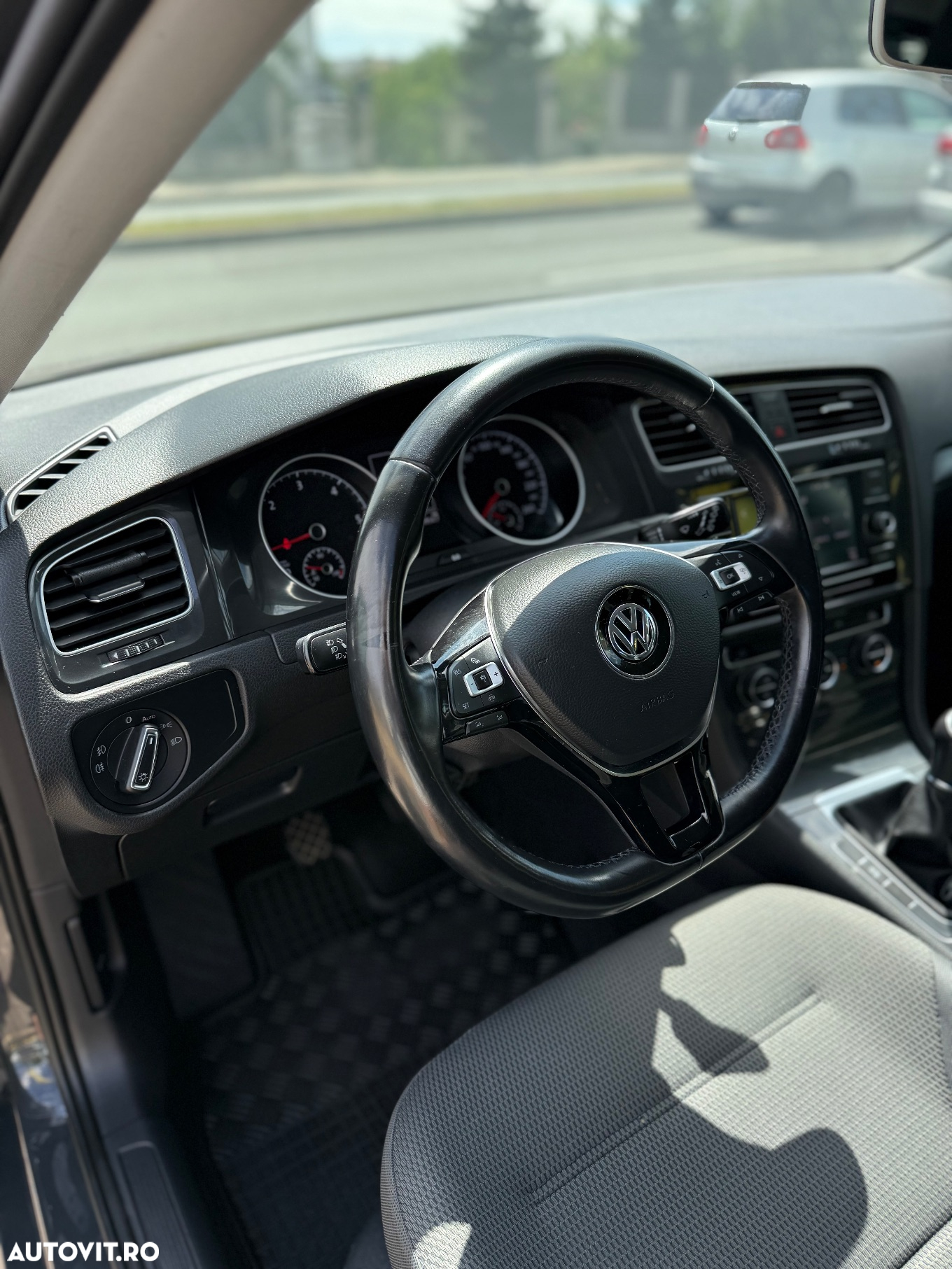 Volkswagen Golf 1.6 TDI Comfortline - 19