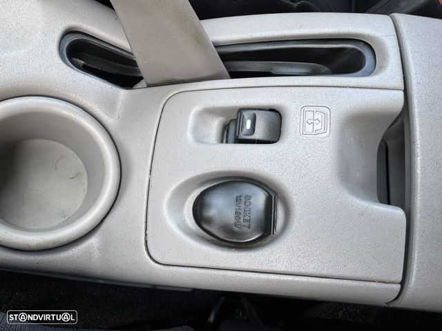 Mitsubishi L200 2.5 TD CD CM JLL+AC - 16