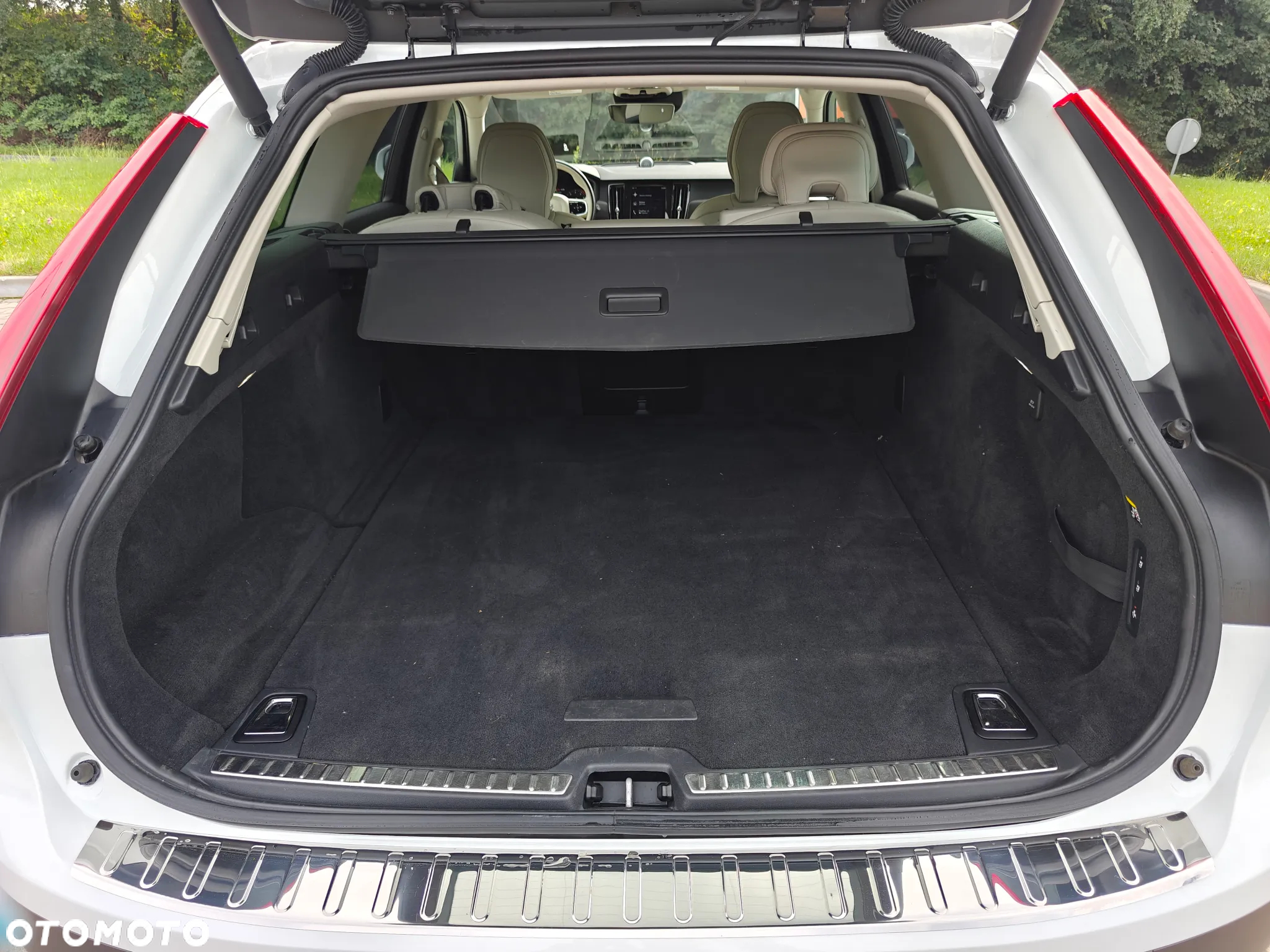 Volvo V90 Cross Country - 14