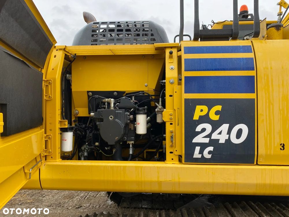 Komatsu PC240LC-10 - 22