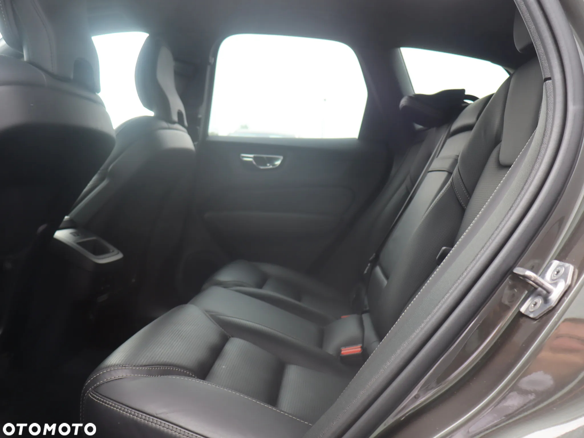 Volvo XC 60 B5 D AWD R-Design - 18