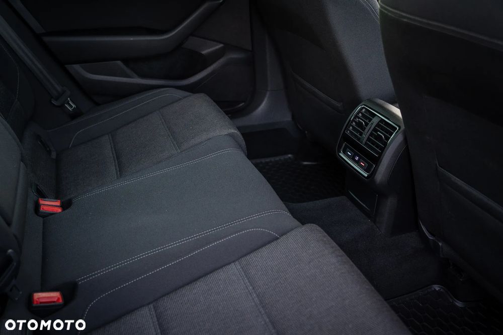 Volkswagen Passat - 25