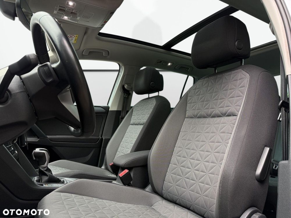 Volkswagen Tiguan - 11