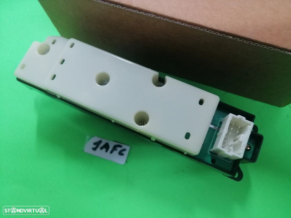 Botões Interruptor de comando dos vidros Mitsubishi L200 K74 MR732119 - 2