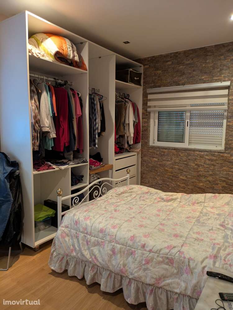 CASA E 2 APARTAMENTOS T2 - Grande imagem: 5/37