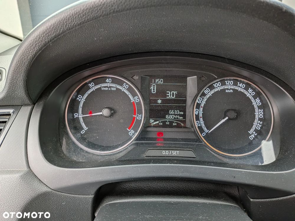 Skoda RAPID Spb 1.0 TSI Active - 9