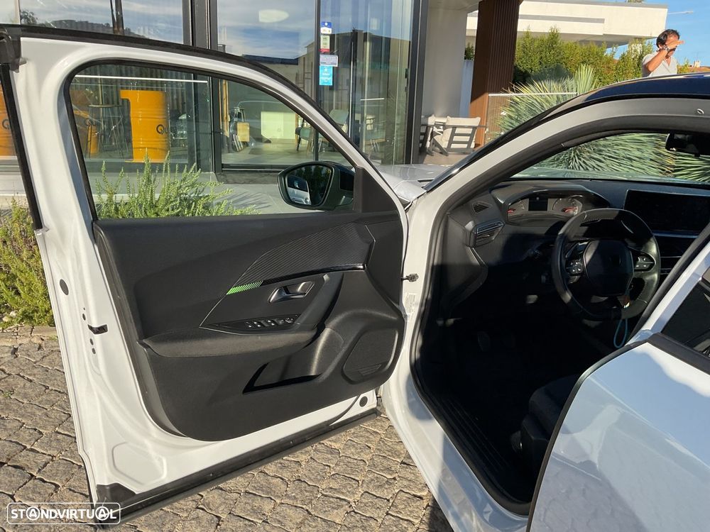 Peugeot 2008 1.2 PureTech Style - 18