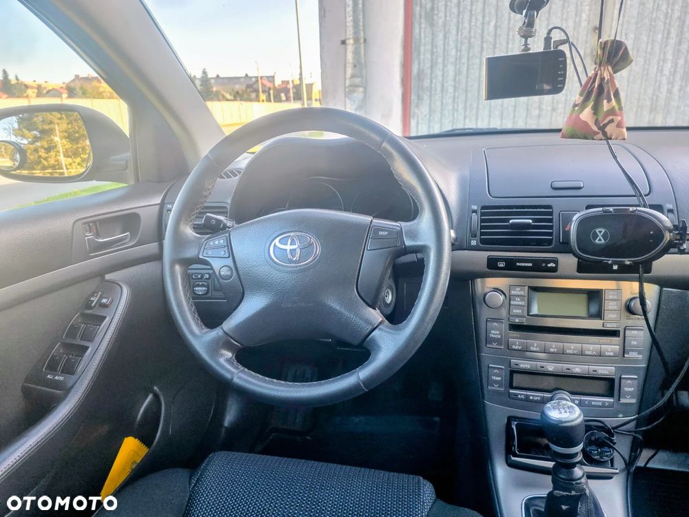 Toyota Avensis 2.2 D-4D Sol Plus - 6