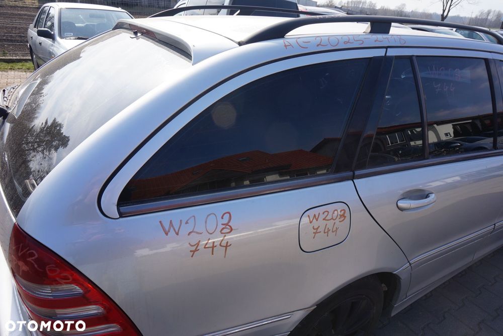 SZYBA KAROSERYJNA TYLNA PRAWA BOCZNA C-KLASA W203 KOMBI A2036701412 A2036703812 A2036731638 9744 MERCEDES 2000-2007 - 2