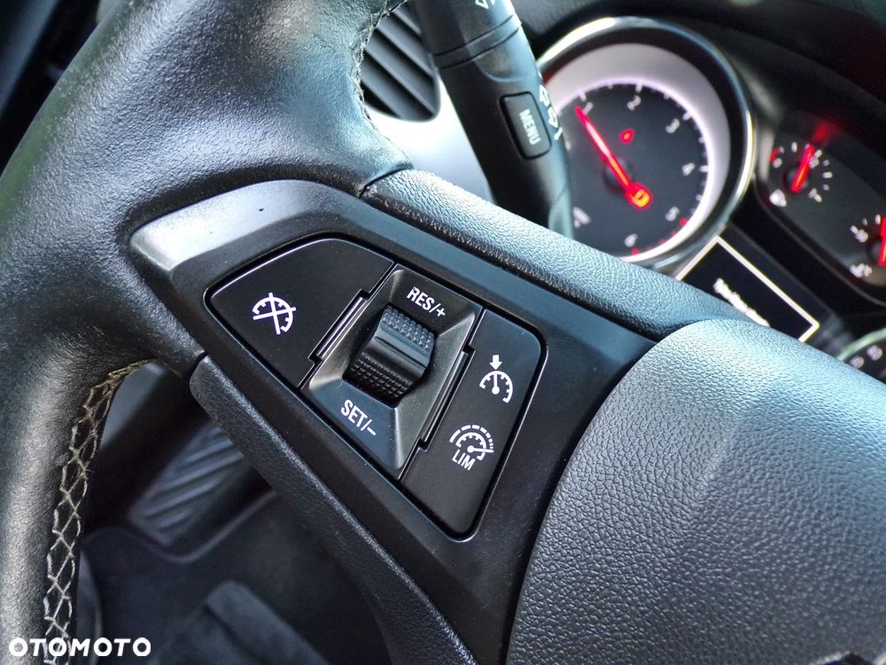 Opel Astra 1.6 D Start/Stop Sports Tourer 120 Jahre - 12