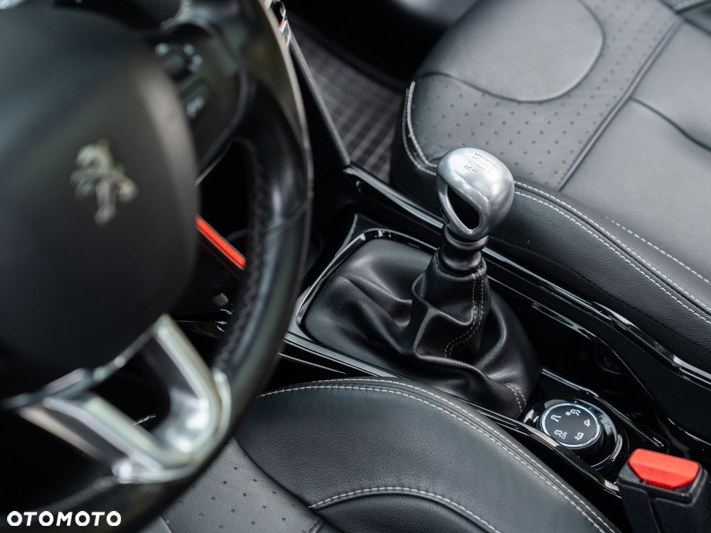 Peugeot 2008 1.2 Pure Tech Allure S&S - 35