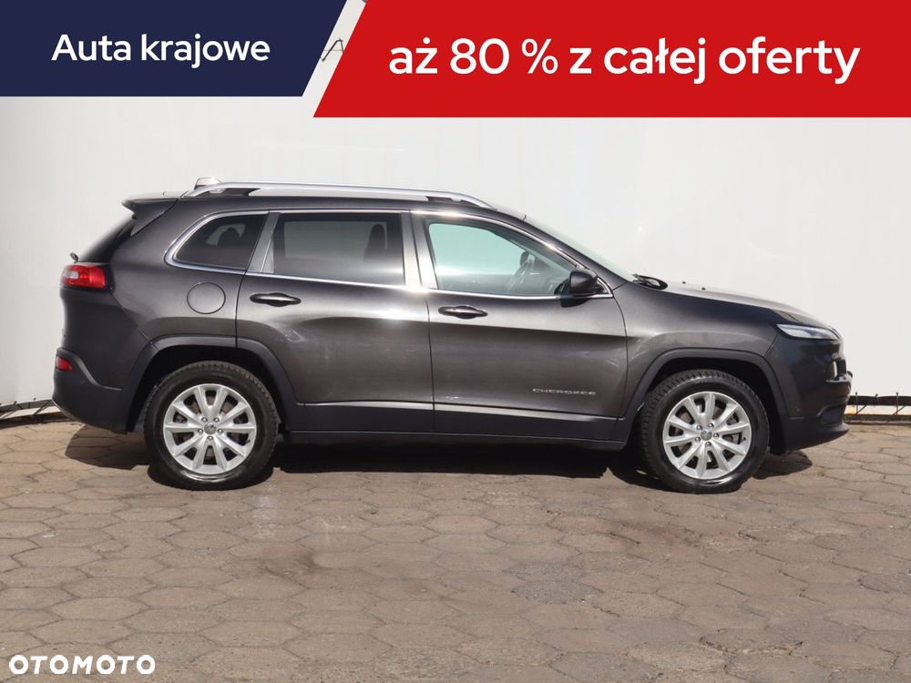 Jeep Cherokee - 8
